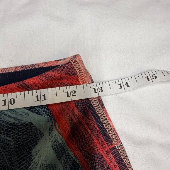 The North Face Women’s M FlashDry Capri Leggings – Navy/Print - Picture 12 of 13